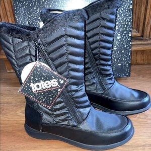 Black waterproof Totes boots
